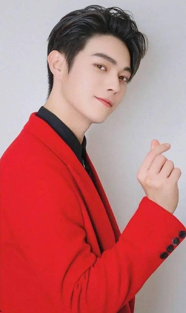 娱乐圈爆料新恋情许凯,娱乐圈再掀甜蜜风波